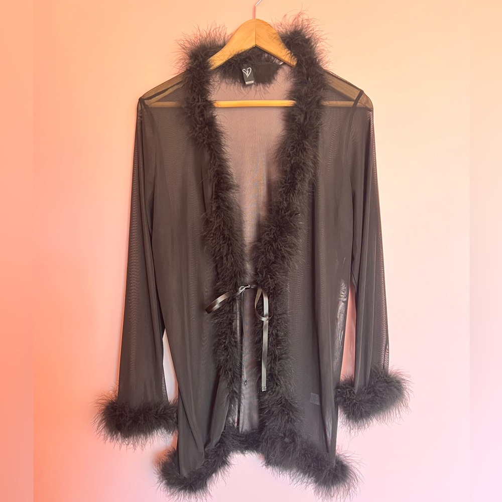 Windsor Black Mesh Fuzzy Trim